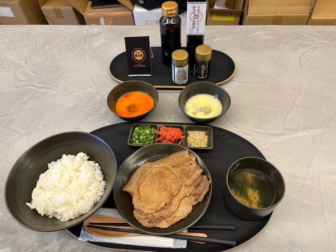 柏幻霜ポーク丼(卵2個付き)