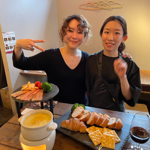 ハナさん(左)とレヴィさん(右)　