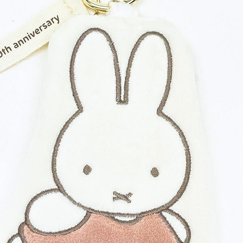 ミッフィーのダイカットポーチ