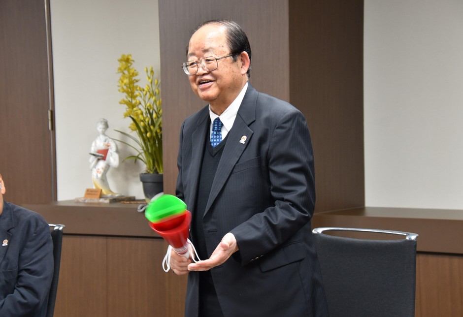 「声をからして応援する」と立花理事長