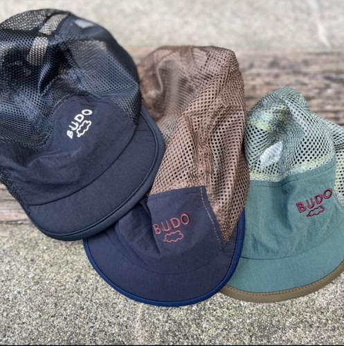 3.＜SOFT BRIM MESH CAP>