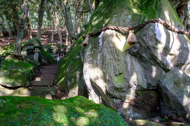 神谷神社の磐座