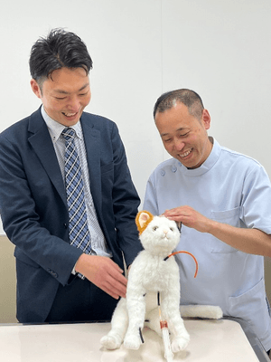 左:株式会社anifull 開発者 右:倉敷芸術科学大学 村尾信義准教授