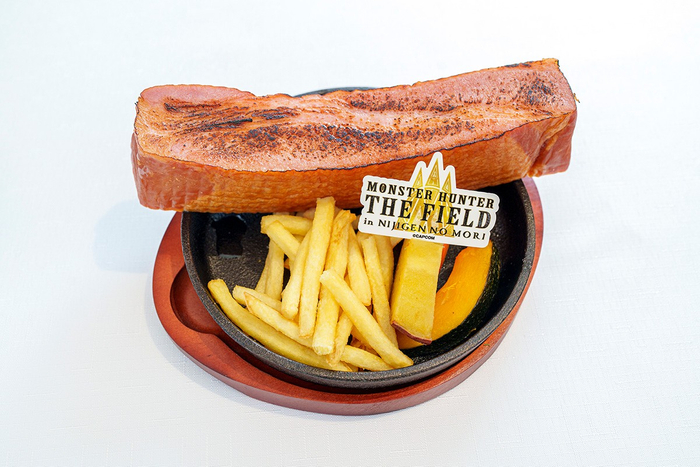 ▲「上手に焼けるかな？こんがり肉プレート」！ ／3,800円（税込）