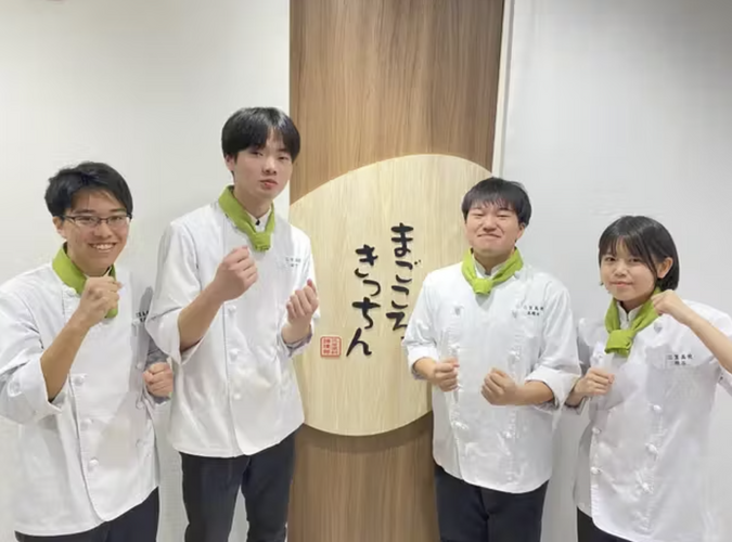 三笠高校の生徒たち