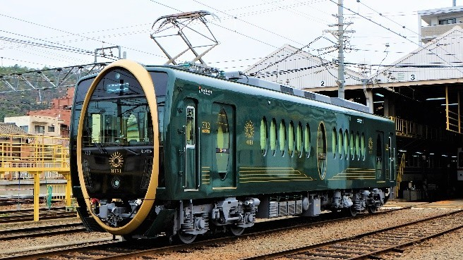 ７３２号車 観光列車「ひえい」