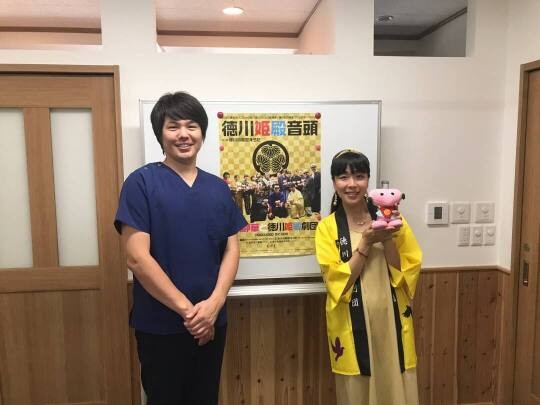 玉川将教さん(左) AILA(右)