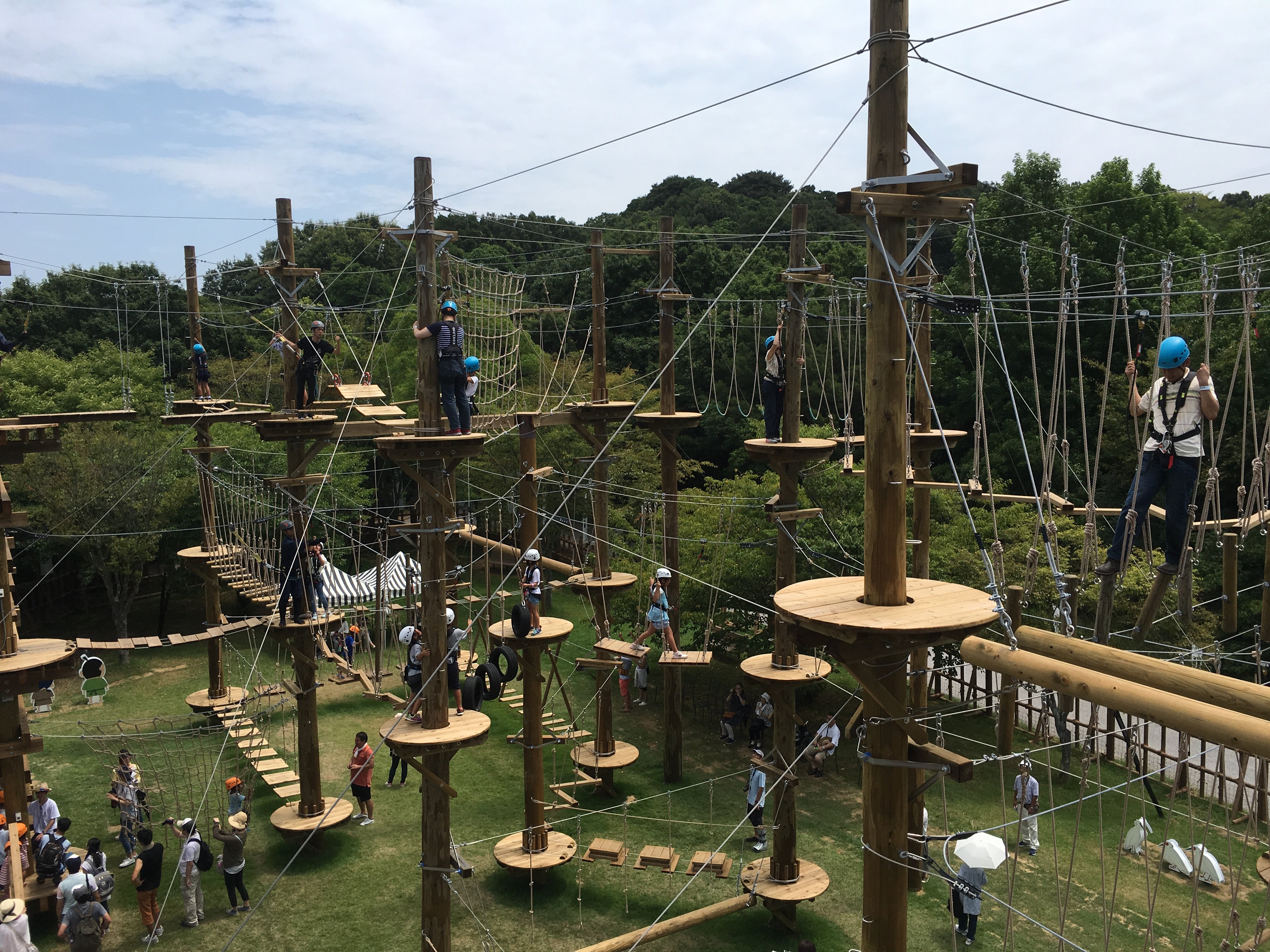 ▲大人から子供まで&ldquo;夢中&rdquo;に楽しむアスレチック