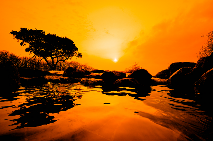 とろっとした美肌の湯を夕陽を見ながらおたのしみください。