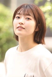 映画 告白 でデビューし、特撮ドラマ ウルトラマンタイガ ヒロイン役や恋愛ドラマでも注目を集める女優・吉永アユリ が、花王株式会社 の人気ブランド「めぐりズム」新CM『貼る炭酸ジェルパックFOOT 推し活応援篇』に出演中！