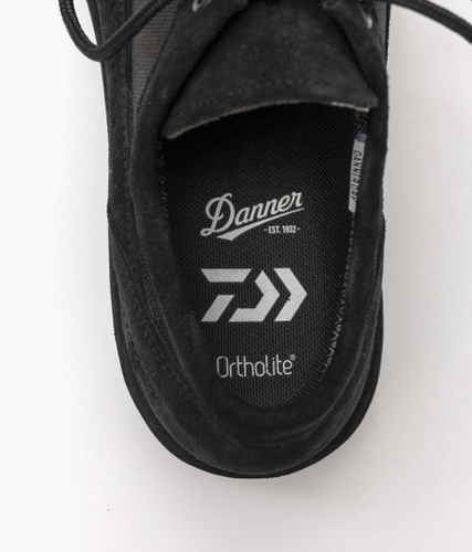 VIBRAMソール搭載、都市にも馴染むブラックカラー仕様