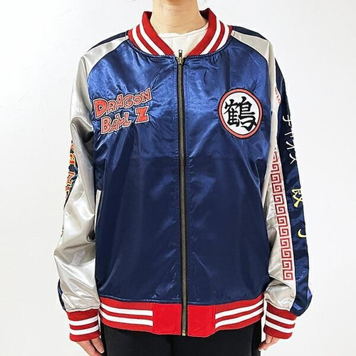 ドラゴンボールの刺繍が至る所にあるコラボスカジャン