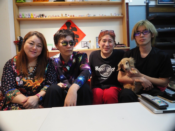 左からSIZUKU、GOD、H&Lambda;L、梅崎章宏