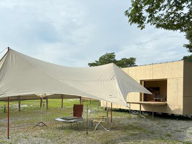 グランピングの客室はSnowPeakの住箱