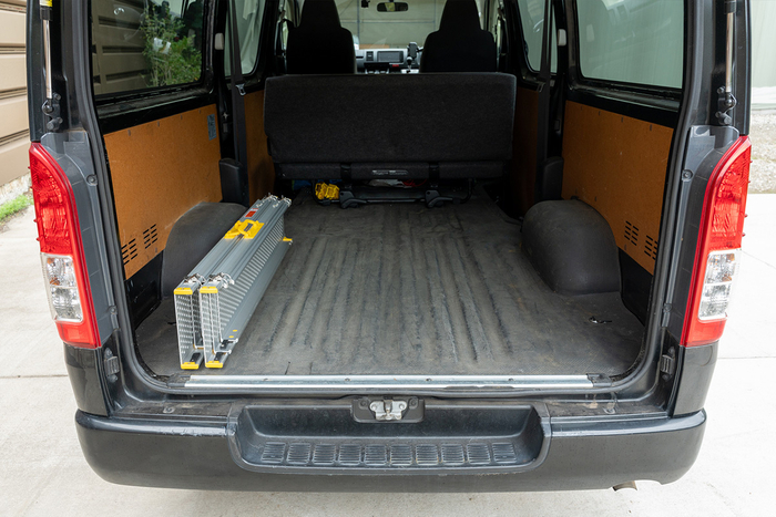 伸縮式のため省スペース保管