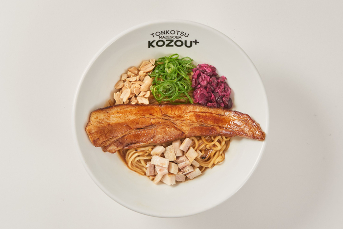 グランドメニューの 「KING PORKまぜそば」