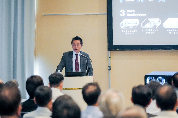 日本法人代表川崎高輔によるプレゼンテーション