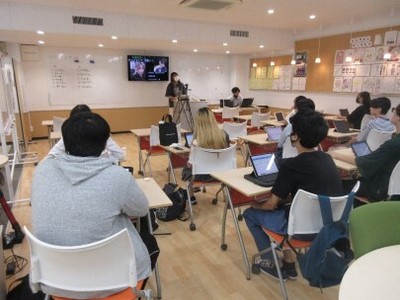 大阪梅田キャンパス 発表の様子