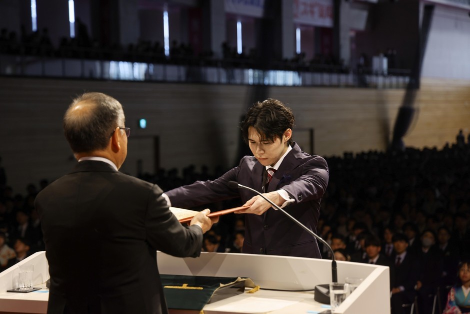 法学部代表の加藤裕生さん