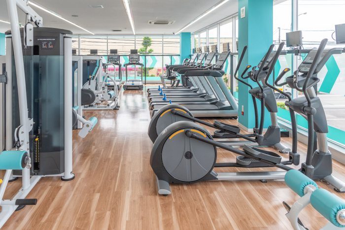 トレーニングマシンエリア全景(初心者から上級者まで対応)