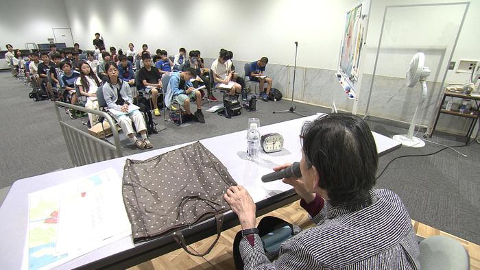 修学旅行生に被爆体験を語る