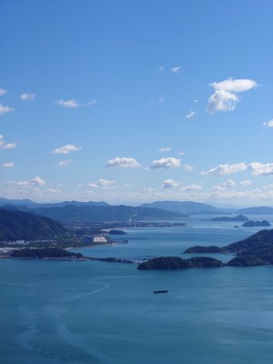 タイトル「晩秋の下松港」