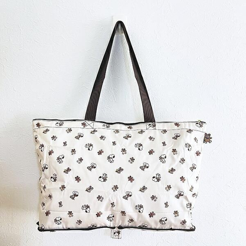 スヌーピーの折り畳みバッグ