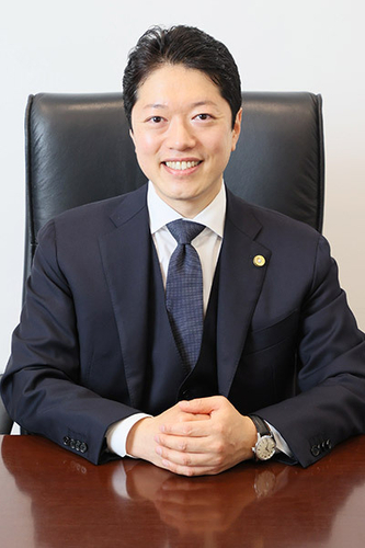 代表弁護士 井上 昌哉