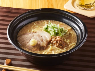 すみれ系味噌󠄀ラーメン店「大島」店主 大島　剛史氏が監修 おうちで楽しむプロのひと品　『トップバリュ　味噌󠄀ラーメン』 １/２５（火）　発売