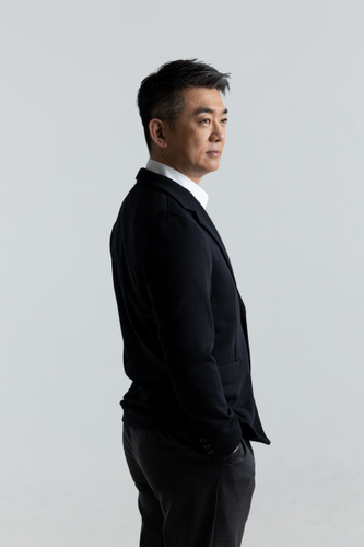 (著者近影/写真:的野弘路)