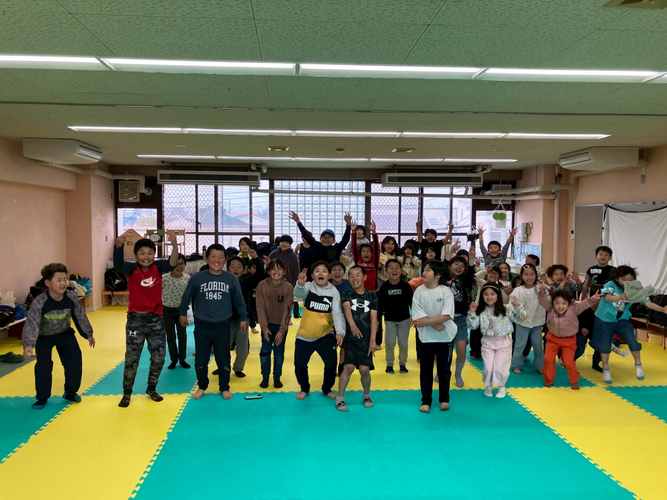 同施設が提供する1日預かりサービスに集まった子供達