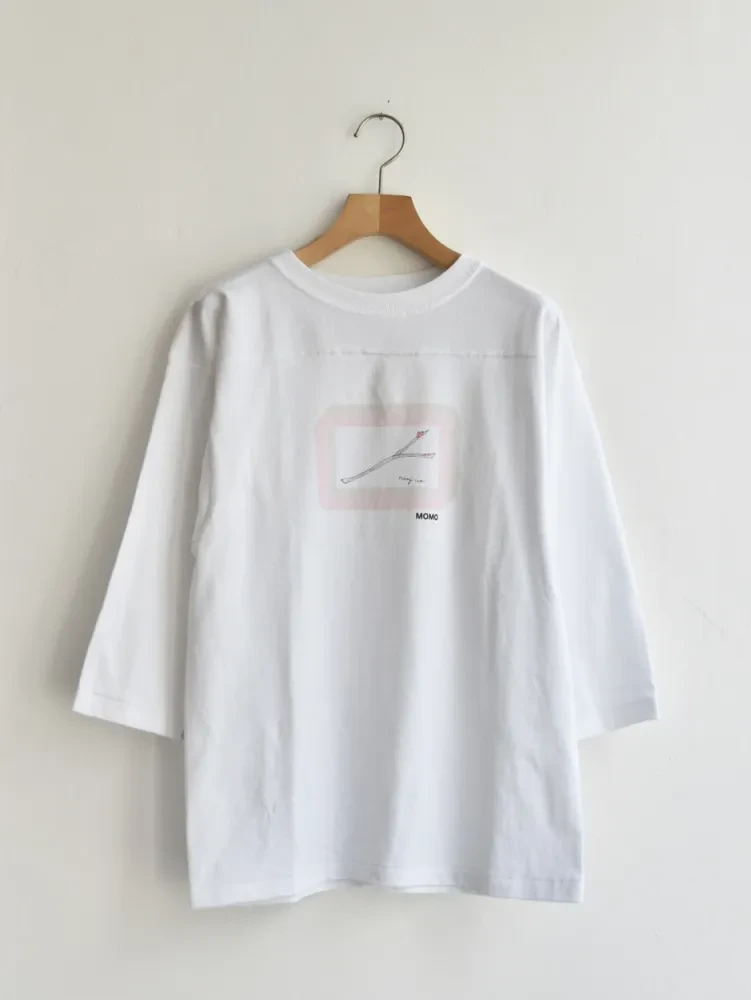 POP UP SHOPで特別販売する　「桃イラストのカットソー」