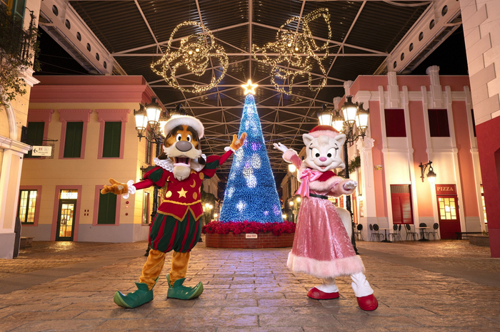 クリスマスビッグツリーとキャラクターたち