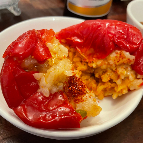 赤ピーマンのおにぎり　