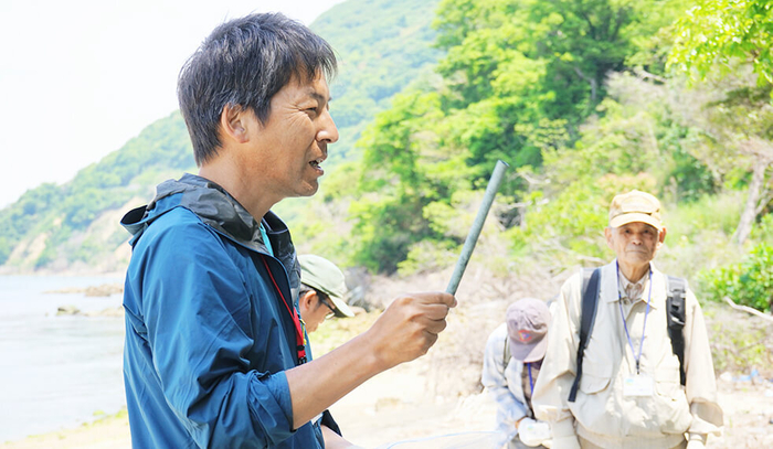 地域の環境や海洋について説明