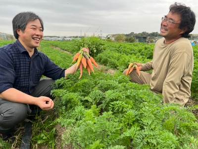 生産農家の山本さん(右)