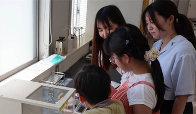近畿大学産業理工学部の学生が小中学生の自由研究を支援　体験型サイエンスイベントを開催