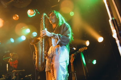 Shota Kaya（Gt & Sax）