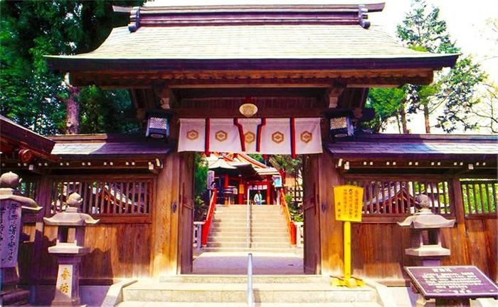 後川内の霞ヶ丘の上に位置する「霞神社」
