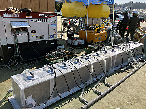 写真2：CPコンクリート製ベンチにCO2を固定する様子