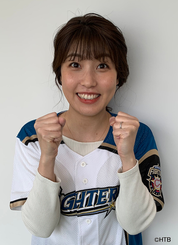 室岡里美アナウンサー　(C)HTB