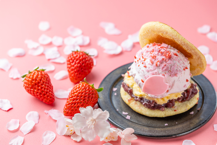 ばたーあんどら焼き【桜いちご】 1個580円