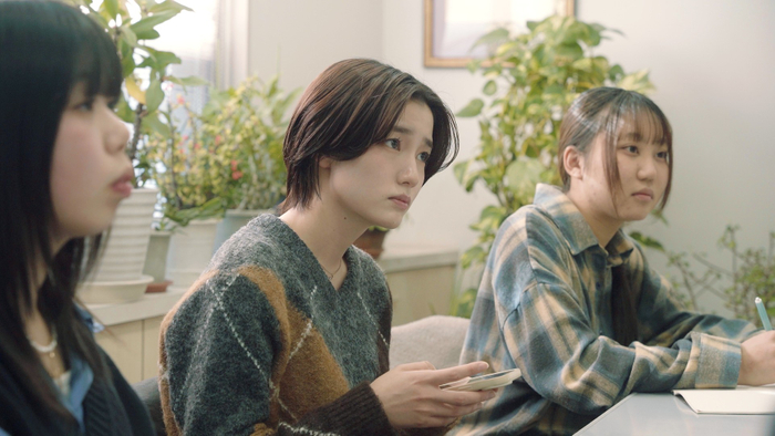 正解のない問いに向き合いながら、 保育の「プロセス」をどう可視化できるかを考える学生たち。