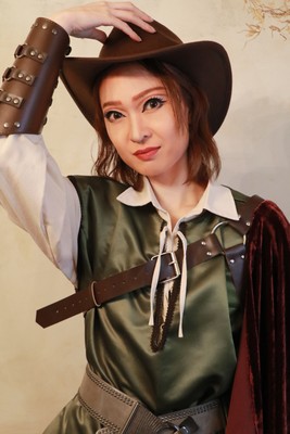 ドイル・フォリエ役 碧乃 睲(あおの せい)