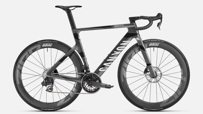 Aeroad CF SLX 7 AXS SPEED  新価格　899,000円　旧価格　1,169,000円（いずれも税込）