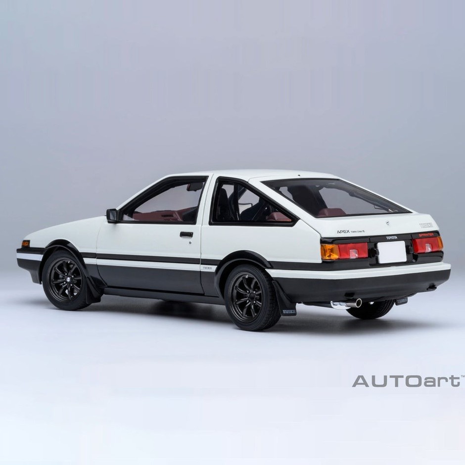 1/18スケール トヨタ スプリンター トレノ (AE86) 「頭文字D」（C）しげの秀一／講談社