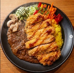 六本木に、カレーとパスタ&昼飲みができる店「ななつらぼし」がオープン