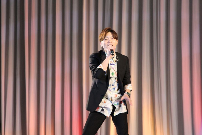 歓迎セレモニーは中村ヒロキさんのライブで幕開け