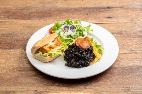 ▲黄瀬＆笠松クロワッサンサンドと肉じゃがパスタセット