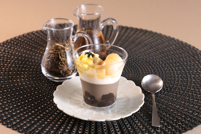 伊藤久右衛門監修 みたらしとお芋のほうじ茶パフェ